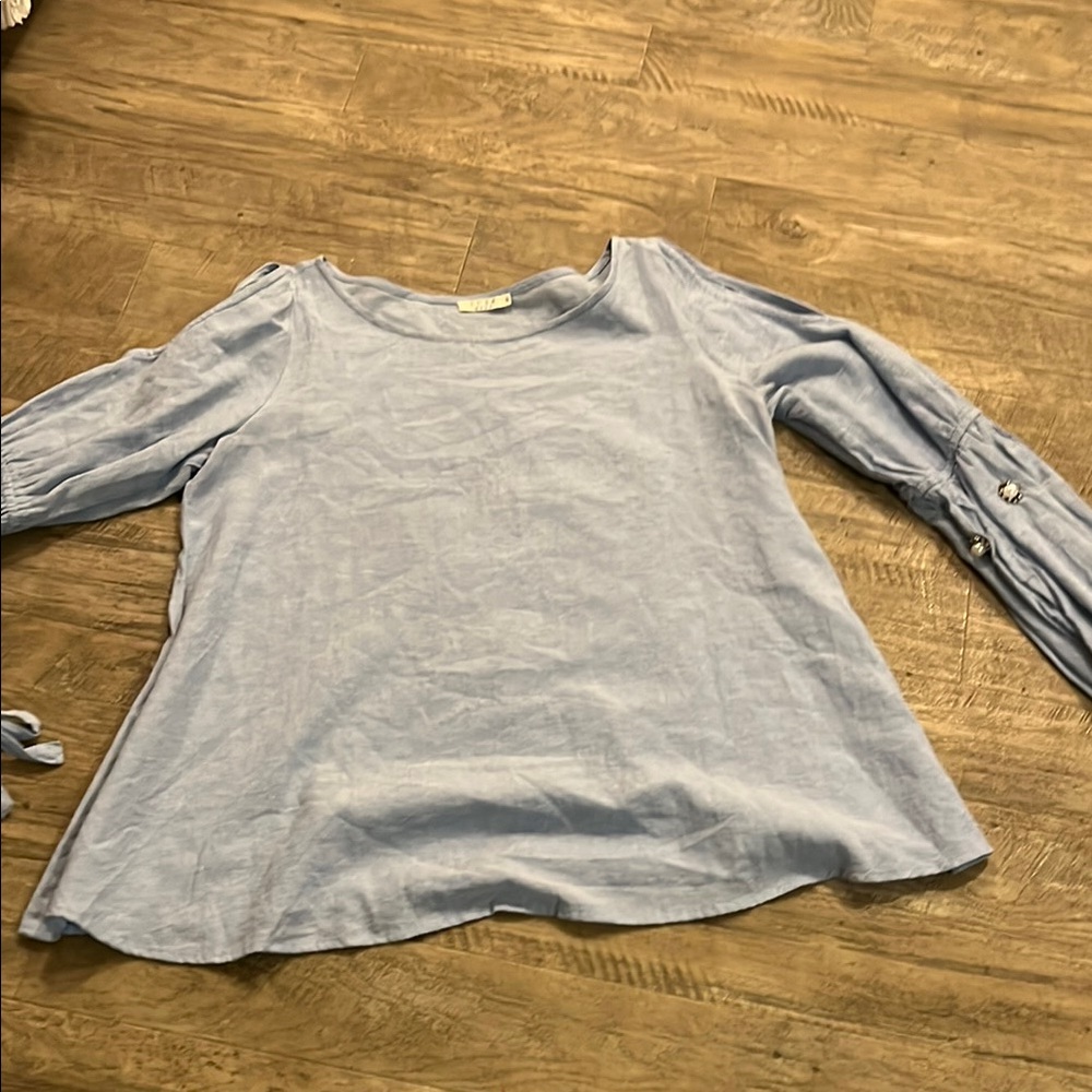 Light Blue moda luxe moda tee